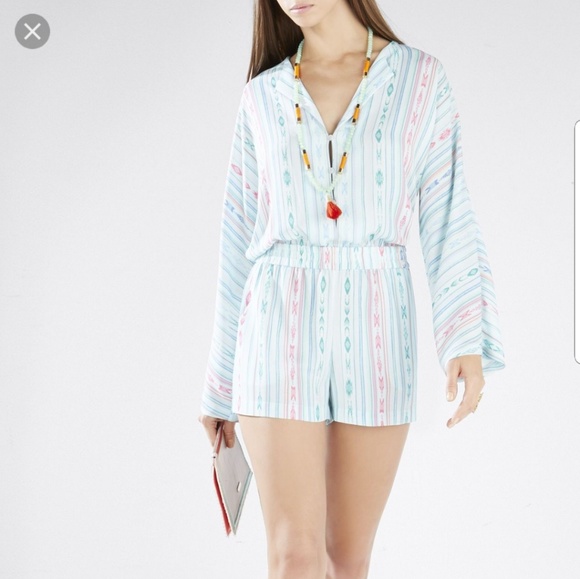 BCBG Danae Plunge Romper Perfect Summer Piece - Picture 4 of 6